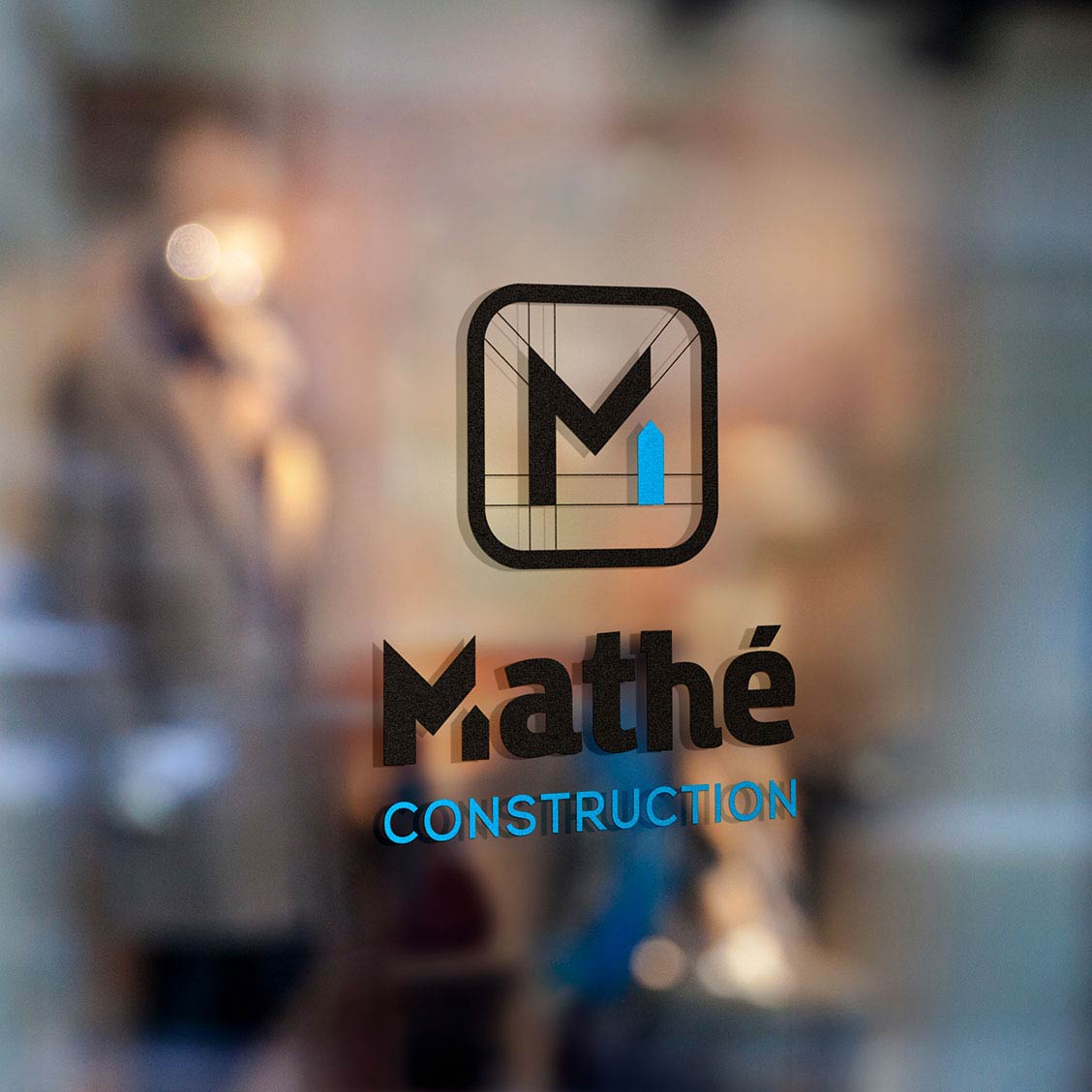 Logo adhésif de l'entreprise Mathé Construction sur l'Ile de Noirmoutier